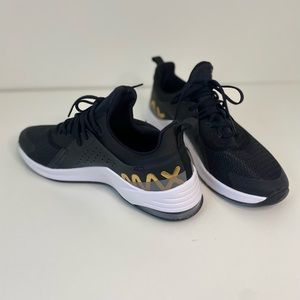 WOMENS NIKE AIR MAX BELLA TR 3 SIZE 8